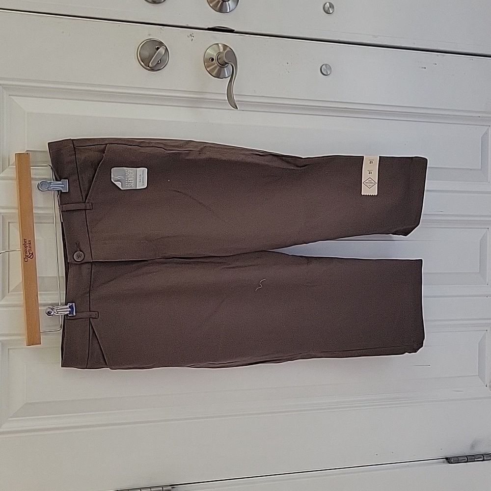 St. John's Bay Mid Rise Capri sz.12
